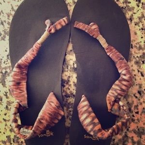 Sanuk sandals